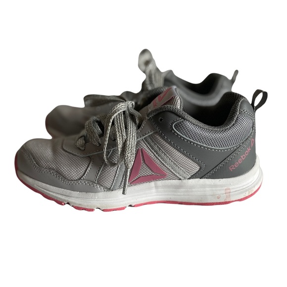 Reebok Running Sneaker 122687105 Girls SZ 2 Silver Gray Pink Sole Metallic Laces - Picture 2 of 9